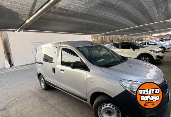 Utilitarios - Renault Kangoo  Express Confort 2020 Nafta 56000Km - En Venta