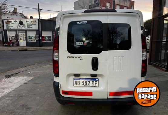 Utilitarios - Fiat Fiorino 2017 Nafta 128000Km - En Venta