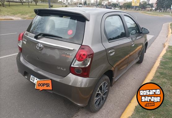 Autos - Toyota Etios XLS 5 puertas 2018 Nafta 110000Km - En Venta