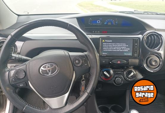 Autos - Toyota Etios XLS 5 puertas 2018 Nafta 110000Km - En Venta