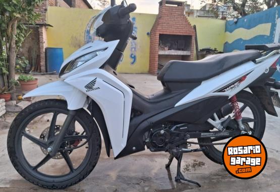 Motos - Honda 110 s cd 2023 Nafta 4000Km - En Venta