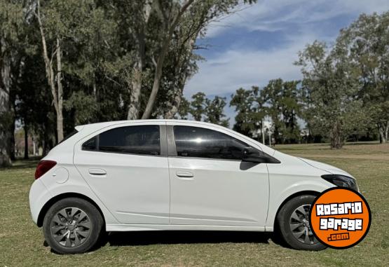 Autos - Chevrolet Onix Joy Black 2020 Nafta 57000Km - En Venta