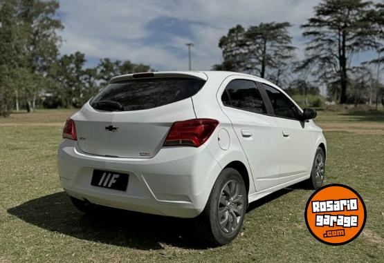 Autos - Chevrolet Onix Joy Black 2020 Nafta 57000Km - En Venta