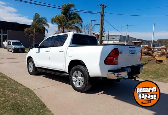 Camionetas - Toyota Hilux DC SRV 2.8 TDI MT 2018 Diesel 109300Km - En Venta