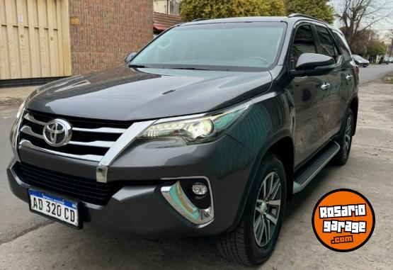 Camionetas - Toyota SW4 SRX 4X4 AUTOMATICA 2018 Diesel 160000Km - En Venta