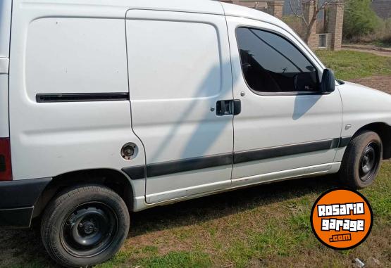 Utilitarios - Peugeot Partner 1.9 2006 Diesel 199000Km - En Venta