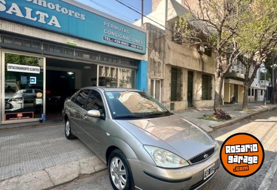 Autos - Ford Focus Ghia 2.0 2005 Nafta 256000Km - En Venta