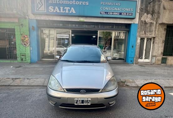 Autos - Ford Focus Ghia 2.0 2005 Nafta 256000Km - En Venta