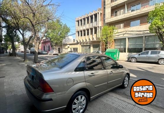 Autos - Ford Focus Ghia 2.0 2005 Nafta 256000Km - En Venta