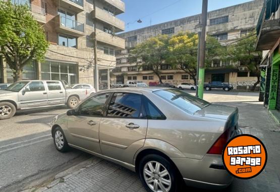 Autos - Ford Focus Ghia 2.0 2005 Nafta 256000Km - En Venta