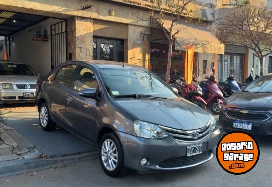 Autos - Toyota ETIOS XLS 2015 Nafta 116000Km - En Venta