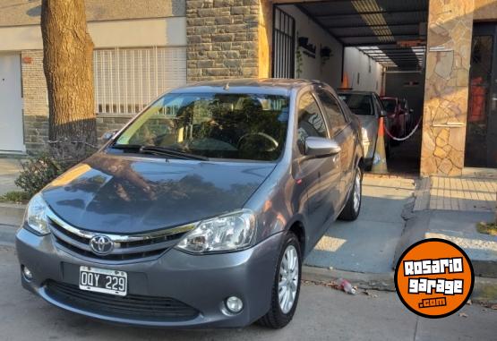 Autos - Toyota ETIOS XLS 2015 Nafta 116000Km - En Venta