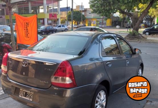 Autos - Toyota ETIOS XLS 2015 Nafta 116000Km - En Venta