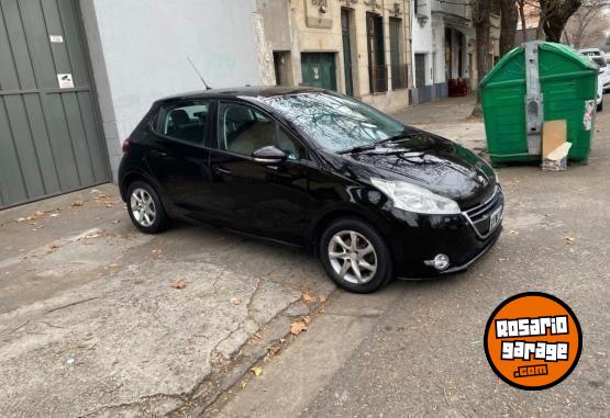 Autos - Peugeot 208 allure nav 2015 Nafta 105000Km - En Venta