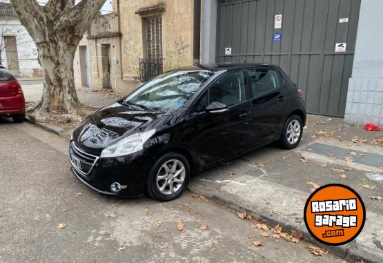 Autos - Peugeot 208 allure nav 2015 Nafta 105000Km - En Venta