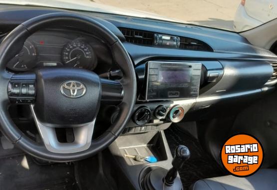 Utilitarios - Toyota HILUX DX C/S 2.4 2017 Diesel 146000Km - En Venta