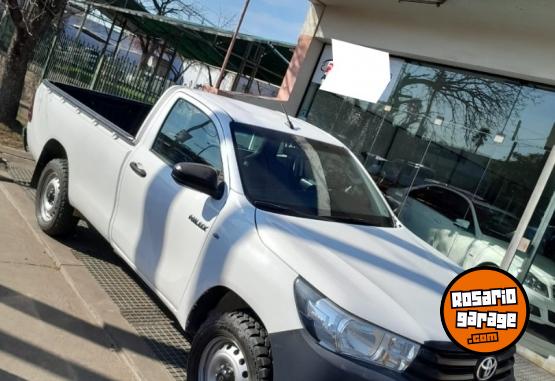 Utilitarios - Toyota HILUX DX C/S 2.4 2017 Diesel 146000Km - En Venta