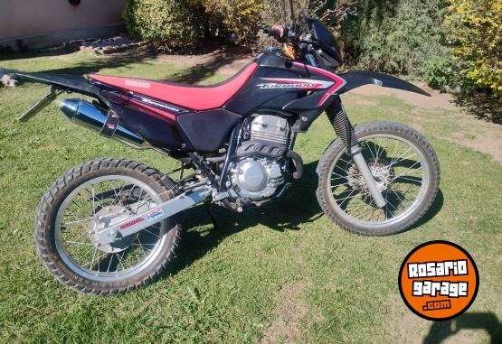 Motos - Honda Tornado 2018 Nafta 9800Km - En Venta