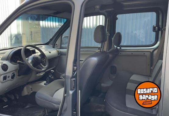 Utilitarios - Renault Kangoo mixta 5 asientos 2011 Diesel 16000Km - En Venta