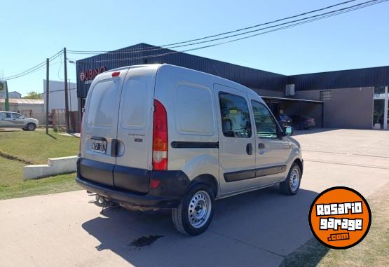 Utilitarios - Renault Kangoo Confort 1.6 2P 5A 2014 GNC 193000Km - En Venta