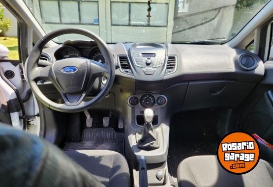 Autos - Ford fiesta 1.6  5p  S kinetic 2015 Nafta 115000Km - En Venta