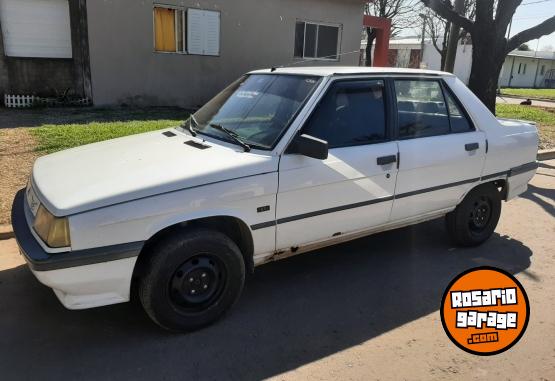 Autos - Renault 9 1995 Nafta 253000Km - En Venta