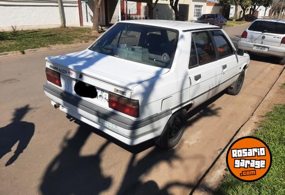 Autos - Renault 9 1995 Nafta 253000Km - En Venta