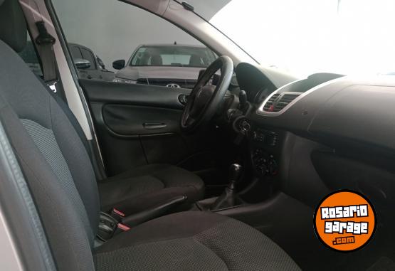 Autos - Peugeot 207 Compact 2014 GNC 150000Km - En Venta