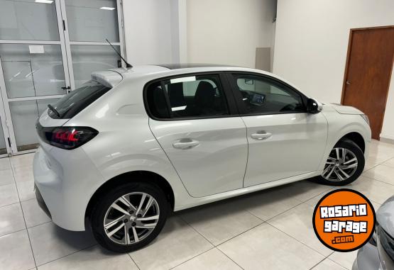 Autos - Peugeot 208 ALLURE PACK 2023 Nafta 14500Km - En Venta