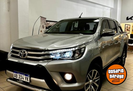 Camionetas - Toyota Hilux SRX 2.8 4X4 2017 Diesel 141000Km - En Venta