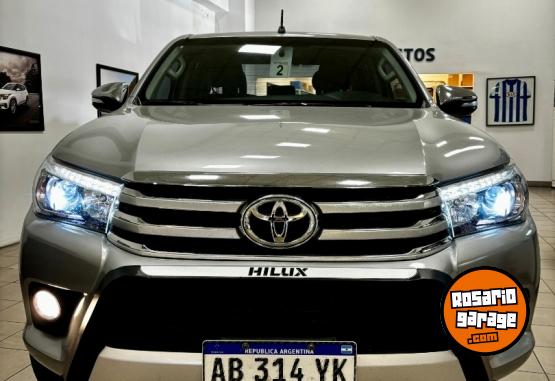 Camionetas - Toyota Hilux SRX 2.8 4X4 2017 Diesel 141000Km - En Venta