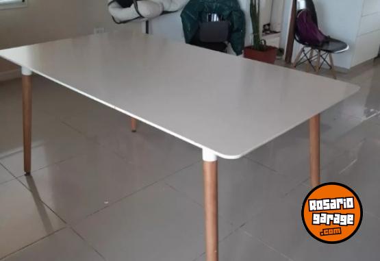 Hogar - Mesa eames con bancos liquido zona sur - En Venta