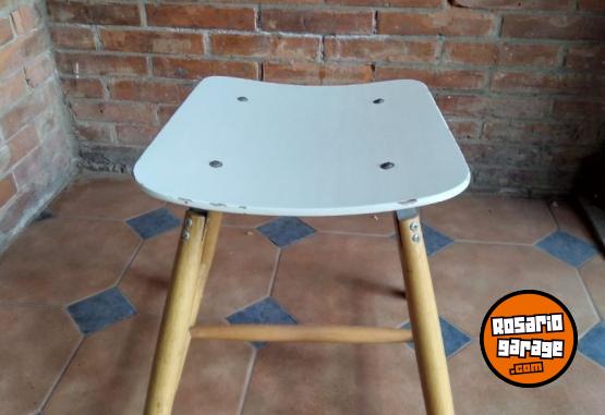 Hogar - Mesa eames con bancos liquido zona sur - En Venta