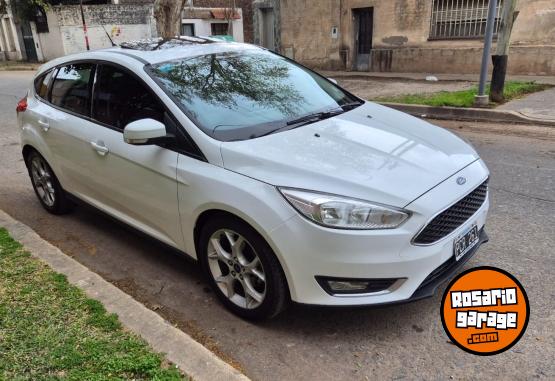 Autos - Ford Focus se plus at permuto 2015 Nafta 135000Km - En Venta