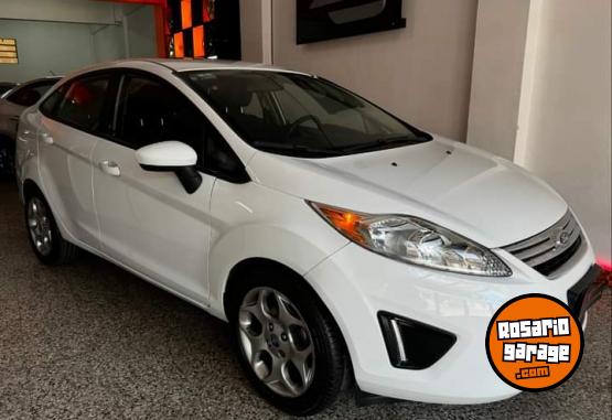 Autos - Ford FIESTA KINETIC DESIGN 2013 Nafta 142000Km - En Venta