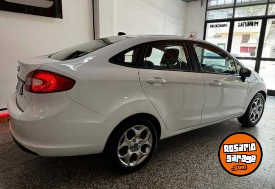 Autos - Ford FIESTA KINETIC DESIGN 2013 Nafta 142000Km - En Venta