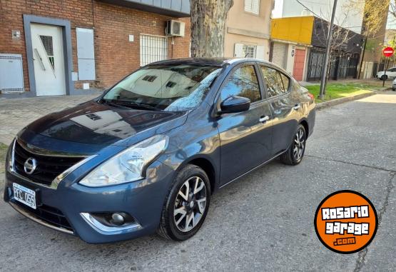 Autos - Nissan Versa exclusive cvt permu 2015 GNC 130000Km - En Venta