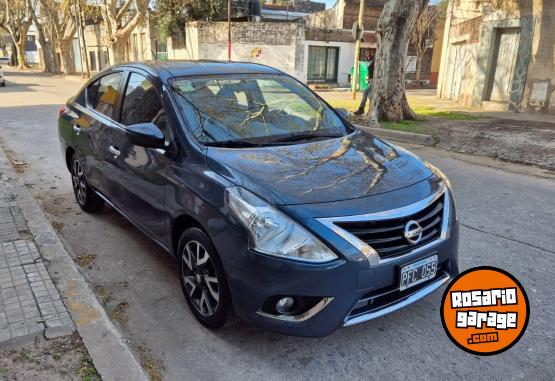 Autos - Nissan Versa exclusive cvt permu 2015 GNC 130000Km - En Venta