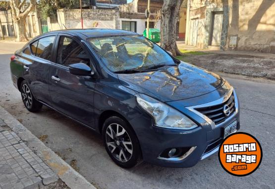 Autos - Nissan Versa exclusive cvt permu 2015 GNC 130000Km - En Venta