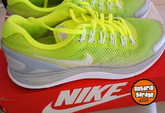 Indumentaria - Excelente Par de Zapas Nike Originales Modelo Lunarglide 4 Nro 43 44 Impecable Estado - En Venta