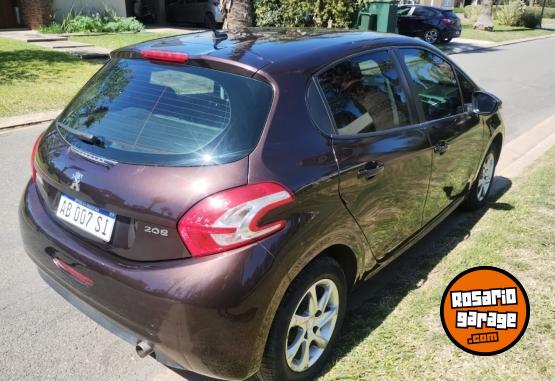 Autos - Peugeot 208 Allure Touchscreen 2017 Nafta 60200Km - En Venta