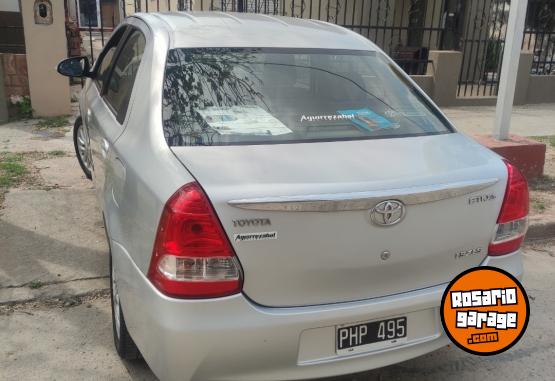 Autos - Toyota Etios xls 2015 Nafta 82000Km - En Venta