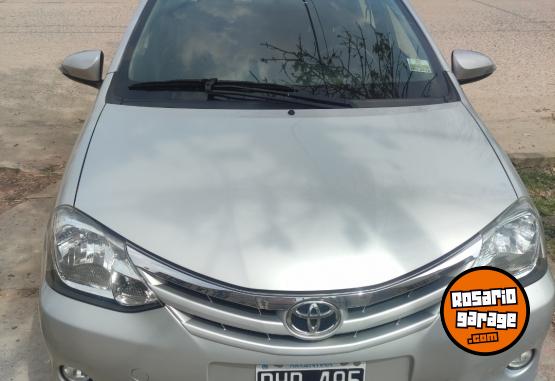 Autos - Toyota Etios xls 2015 Nafta 82000Km - En Venta