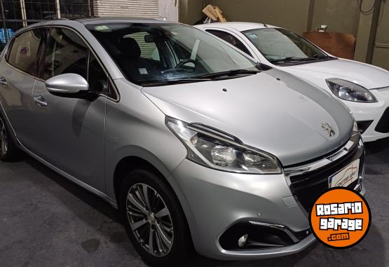 Autos - Peugeot 208 2017 Nafta 90000Km - En Venta