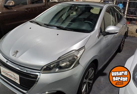 Autos - Peugeot 208 2017 Nafta 90000Km - En Venta