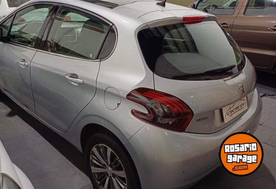 Autos - Peugeot 208 2017 Nafta 90000Km - En Venta