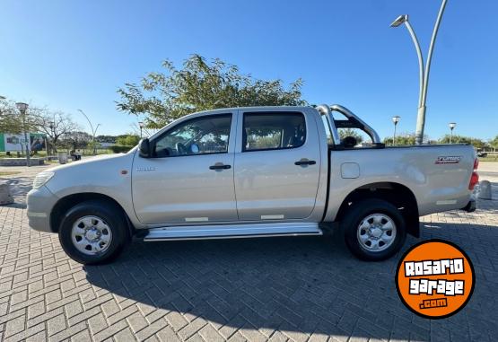 Camionetas - Toyota HILUX 2.5 DX PACK 2013 Diesel 150000Km - En Venta