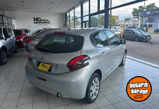 Autos - Peugeot 208 Active 2017 Nafta 75000Km - En Venta