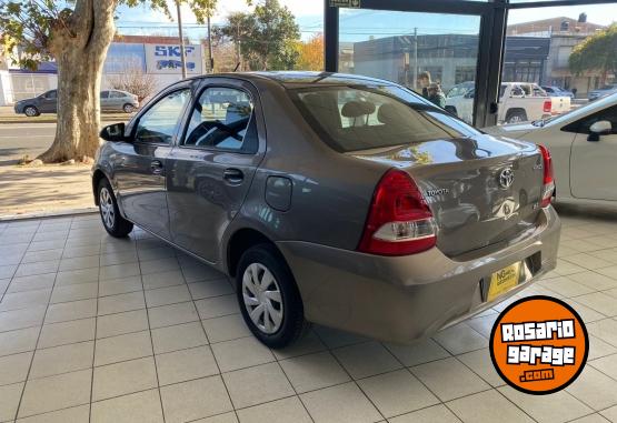 Autos - Toyota Etios X 2018 Nafta 70000Km - En Venta