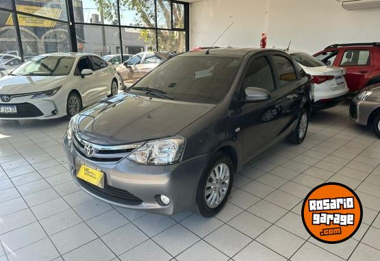 Autos - Toyota Etios X 2014 Nafta 100000Km - En Venta